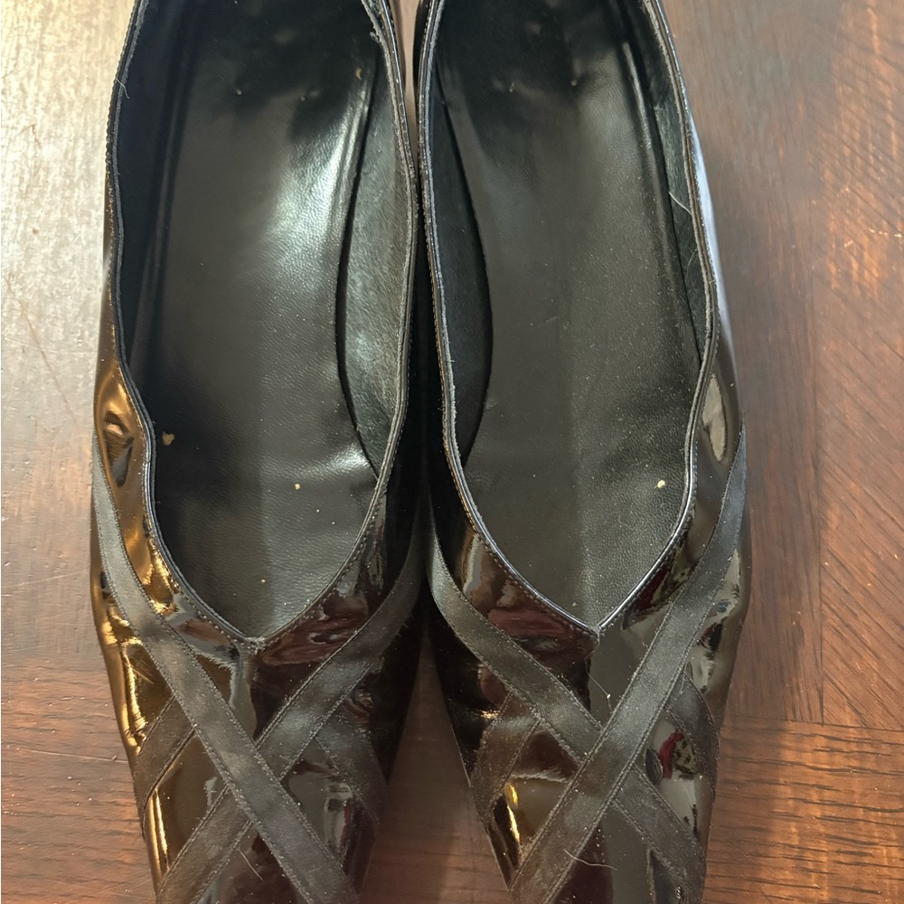 Elegant Black Women's Shoes made in Italy patent leather and satin ribbon